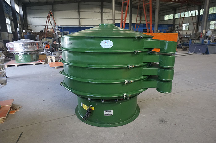 直徑1000mm振動篩主要采用的是碳鋼材質的直徑為1000mm的振動篩，對于層級用戶可根據自己的需求進行選擇。