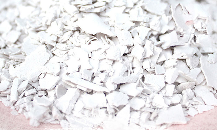 藕粉屬一種堿性的物料,所以對(duì)于普通振動(dòng)篩的選擇就需要注意其材質(zhì)方面。